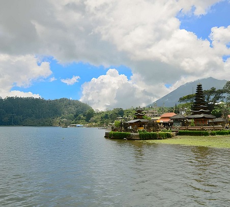 Gadisar Lake